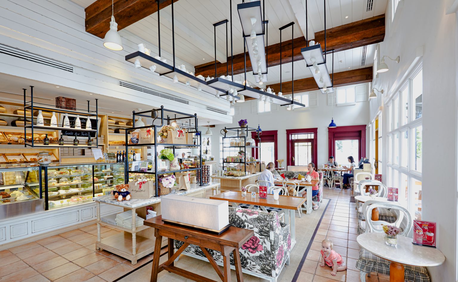 La Baguette Bakery Prathumnak indoor.2